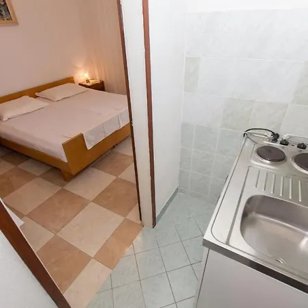 Appartement Miljko - 80 M From *