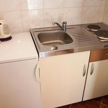 Appartement Miljko - 80 M From *